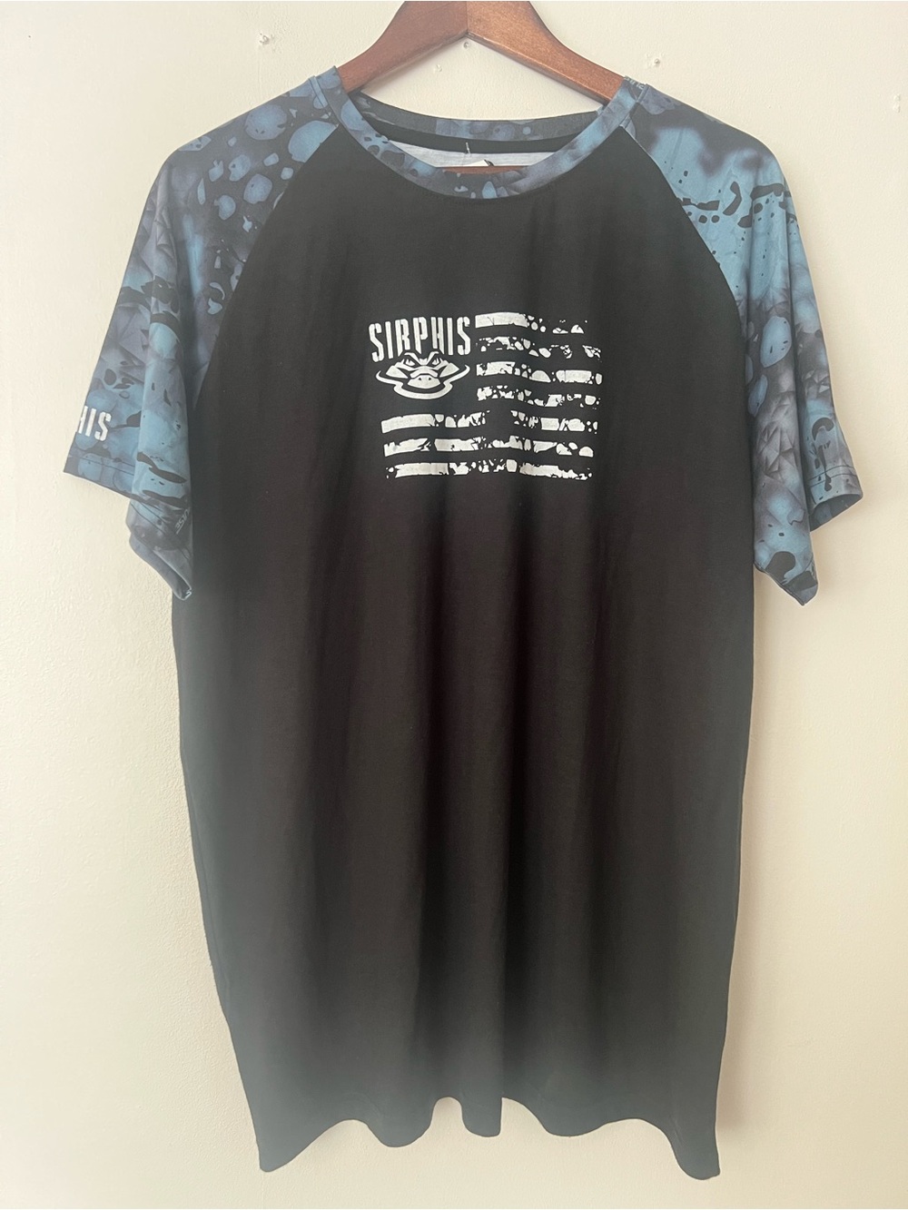 Pulse Black T Shirt , men’s L, graphic blue camo sleeves streetwear skater